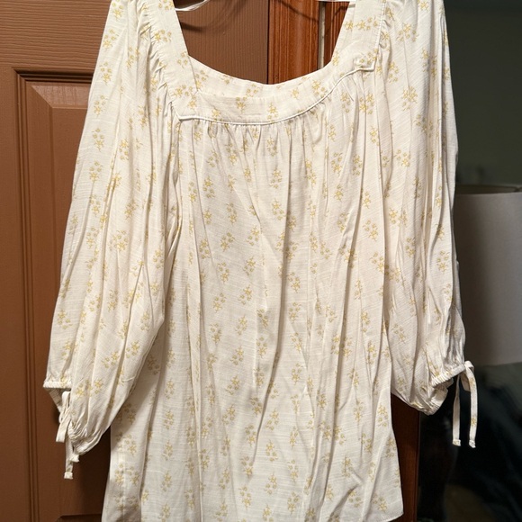 LC Lauren Conrad Cream Blouse with Yellow Floral Pattern - Picture 1 of 3